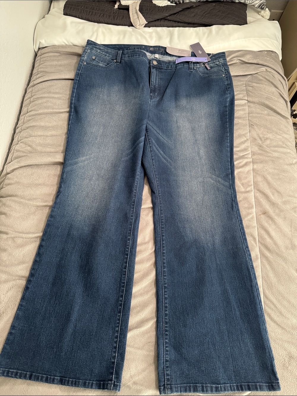 Nwt Jennifer Lopez medium-Dark Blue boot cut  Flare stretch Jeans Sz 22W
